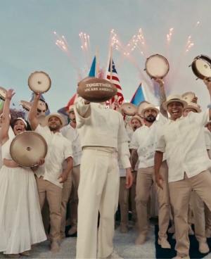 El show de medio tiempo pro Trump en contra de Bad Bunny  en el S&uacute;per Taz&oacute;n 60