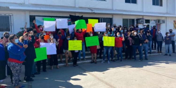 Con reclamos reciben priistas a Chuy Vald&eacute;s en Guasave; quieren a Diana Armenta