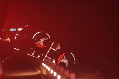 Vuelca pipa con 62 mil litros de combustible en autopista Culiac&aacute;n-Los Mochis