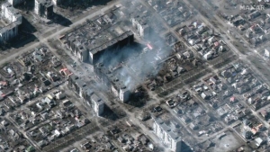 Ucrania reporta 300 muertos en bombardeo ruso a teatro en Mariúpol