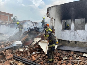 Se estrella avioneta en Medell&iacute;n, Colombia; hay 8 muertos