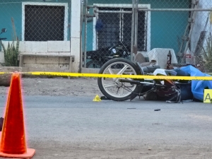 Motociclista fallece y otros dos quedan lesionados en choque en Navolato