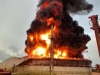 Rayo desata incendio en dep&oacute;sito de combustible en Cuba; hay 67 heridos