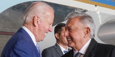 AMLO acusa de "argumento rampl&oacute;n" decir que se detuvo a Ovidio Guzm&aacute;n para quedar bien con Joe Biden