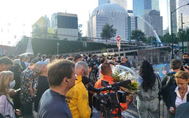 Familiares y amigos rinden homenaje a las víctimas del atentado del 11-S