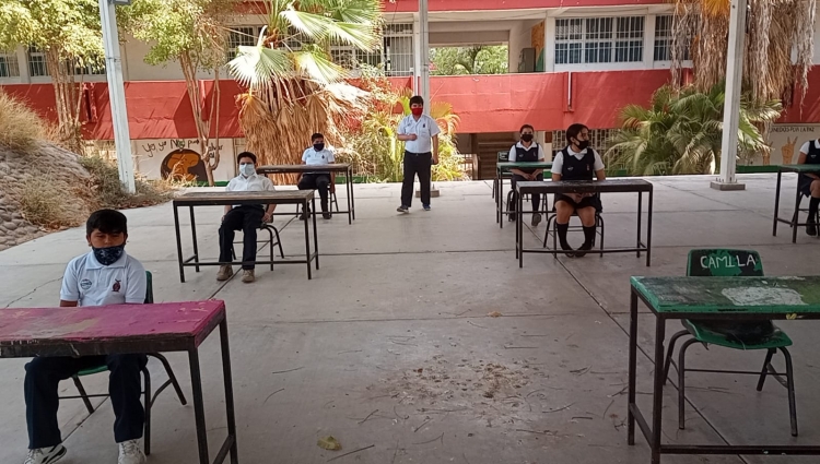 Reconocen alumnos rezago en la educación en línea; Abre los Centros de Aprendizaje