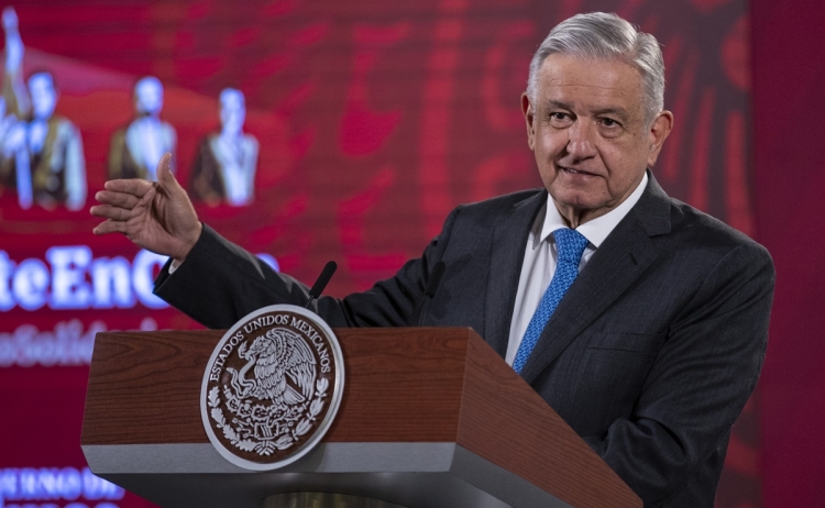 Por periodo electoral, AMLO adelantar&aacute; pago de becas y apoyos econ&oacute;micos