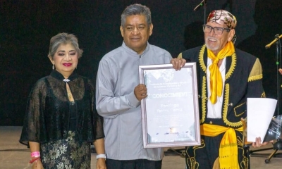 Premian a Santiago Ibarra por su trayectoria como director de los grupos de danza del DIF, Difocur y Stase