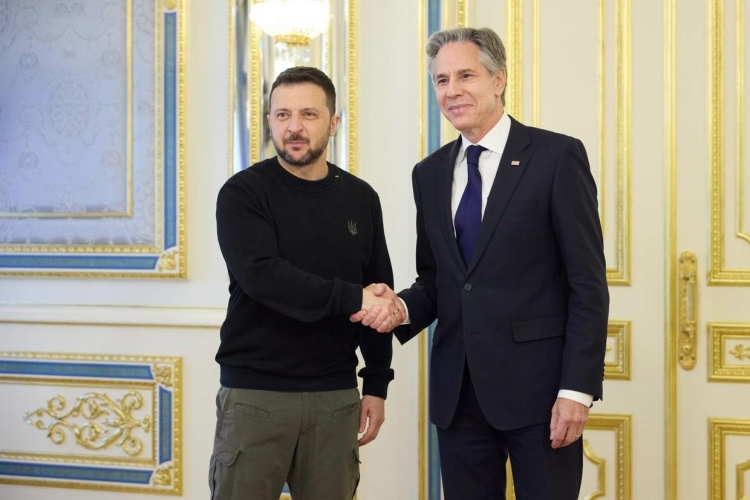 Ucrania recibe el apoyo de Blinken en plena ofensiva rusa sobre Járkov