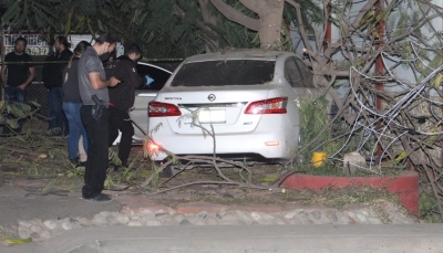 Fallece un hombre tras chocar con un árbol de tabachín en Culiacán