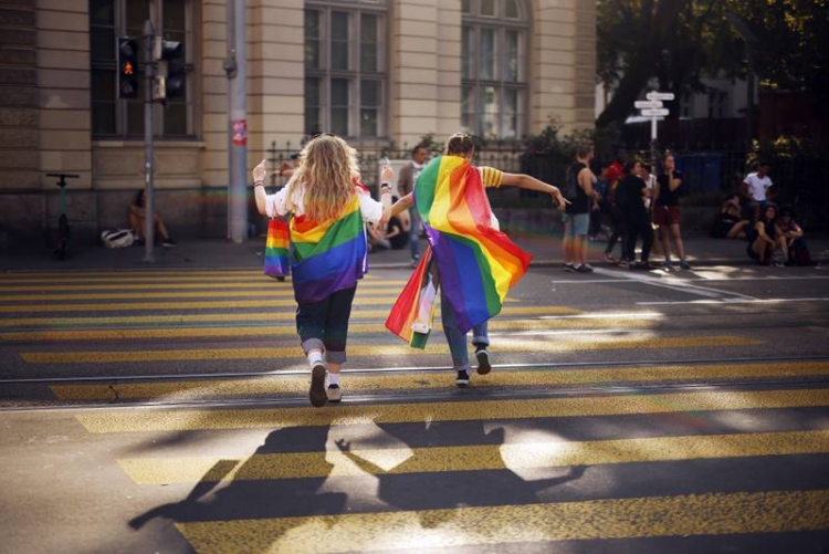 Los suizos dan el s&iacute; al matrimonio igualitario