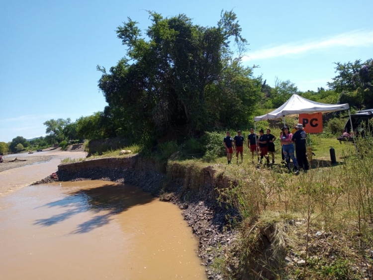 Tras día y medio de búsqueda, rescatan el cuerpo de Alberto de las aguas del Río Tamazula