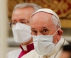 El Papa Francisco se qued&oacute; sentado en ceremonia de fin de a&ntilde;o