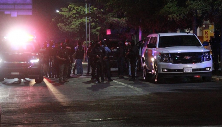 Agreden a balazos a agentes de la FGR en el centro de Culiacán