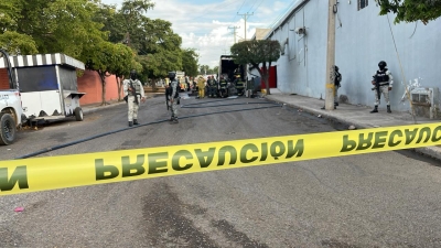 Balean e incendian caja de tr&aacute;iler con m&aacute;quinas tragamonedas de casino Circus en la colonia Villa Universidad
