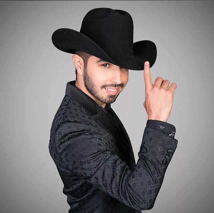 Joss Favela y Remmy Valenzuela en el Carnaval Guam&uacute;chil 2020