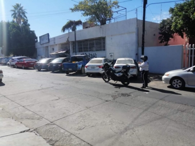 Cuatro autom&oacute;viles son remolcados durante operativo de la SSPyTM