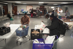 Gobierno de Trump suspenderá ayuda alimentaria a millones de estadounidenses tras cierre gubernamental; fondos no pueden cubrirla