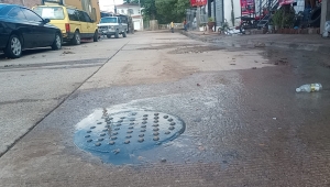 Vecinos de la colonia Ignacio Allende denuncian pestilencia de las coladeras