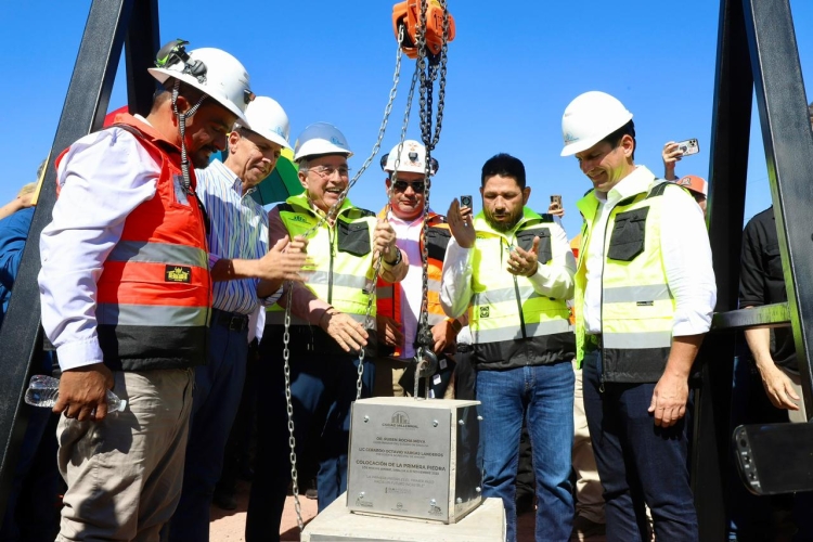 Rocha Moya coloca la primera piedra de &#039;Ciudad Millennial&#039; en Los Mochis; el proyecto lo desarrollarán empresarios locales con una inversión inicial de 750 mdp