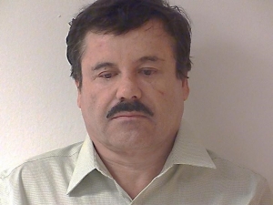 Reparten en Mazatl&aacute;n despensas con la imagen de 'El Chapo' Guzm&aacute;n