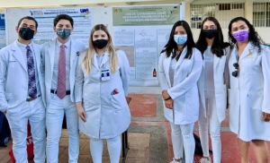 Con el servicio social, la UAS y sus futuros m&eacute;dicos retribuyen a la sociedad y muestran &eacute;tica y responsabilidad