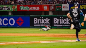 Tomateros barre a los Sultanes y llega a siete triunfos al hilo