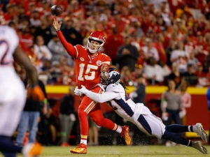 Kansas City y Mahomes mantienen su hegemon&iacute;a sobre Denver