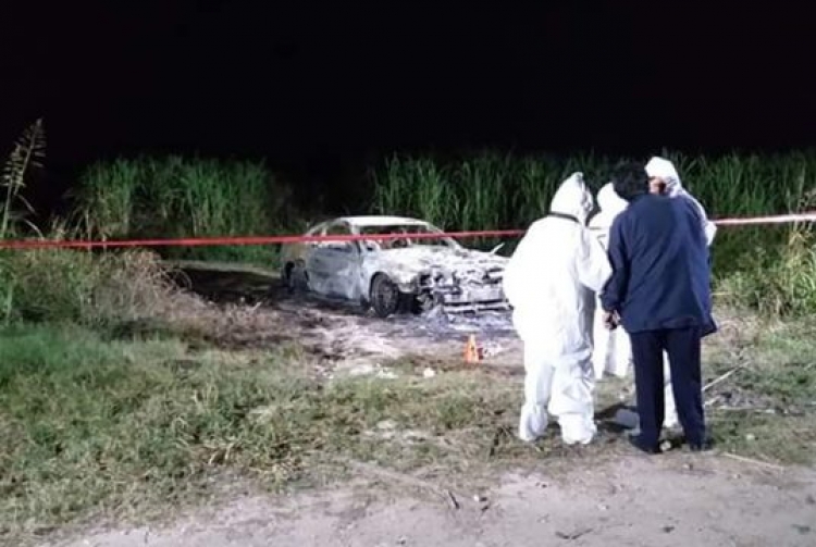 En Guerrero encuentran auto con diez cuerpos calcinados
