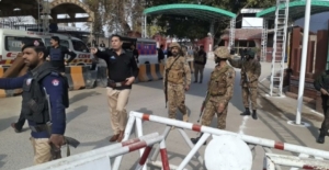 Ataque terrorista en una mezquita en Pakist&aacute;n deja al menos 34 muertos y 150 heridos