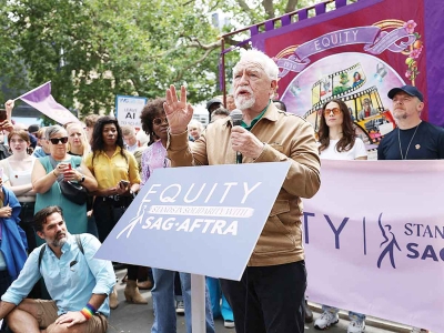 Se manifiestan en Londres para respaldar la huelga de actores en Hollywood; tambi&eacute;n protestan en contra de la Inteligencia Artificial