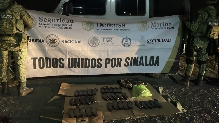 Aseguran en Villa Juárez dos camionetas, una blindada y armas