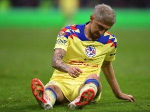 Diego Vald&eacute;s prende las alarmas tras salir por lesi&oacute;n con Chile