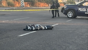 Abandonan un cad&aacute;ver envuelto en pl&aacute;stico en la carretera Culiac&aacute;n&ndash;Eldorado