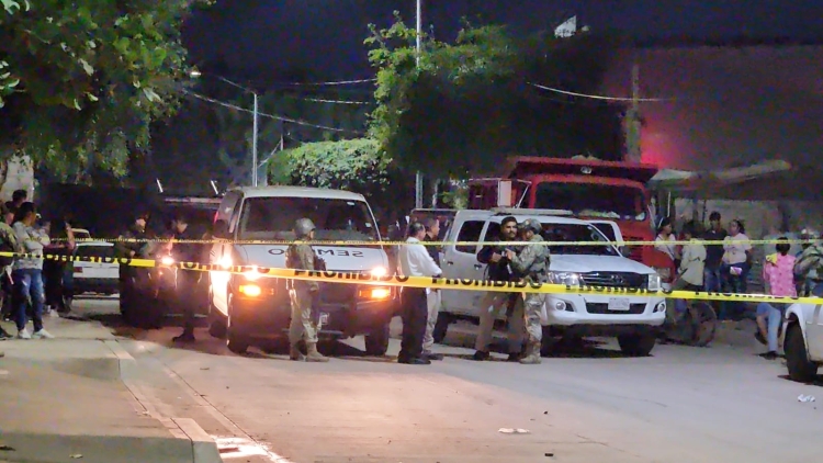 Carrocero es asesinado a balazos afuera de su casa en la Toledo Corro, al Sur de Culiac&aacute;n