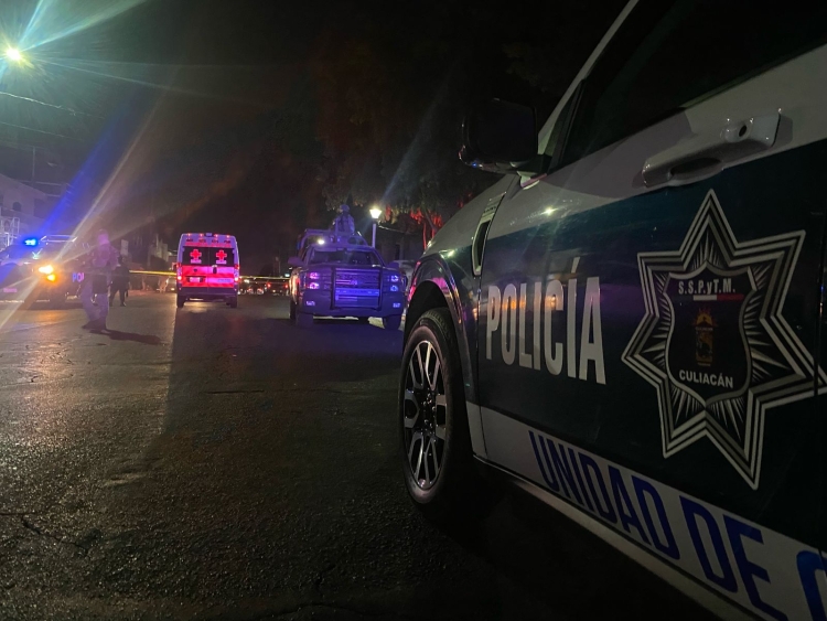 Ingresan a cuatro militares a un hospital, tras explosión en un narco laboratorio en el municipio de Navolato