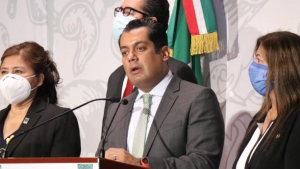 Legisladores de Morena proponen establecer diputaciones migrantes de la naci&oacute;n
