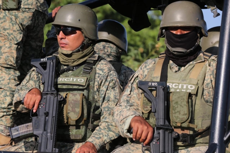 Un hombre salva su vida al refugiarse en la Novena Zona Militar
