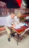 Tras irse a huelga de hambre, atiende Rector de la UADEO a maestra demandante