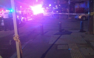 Choque entre motocicleta y auto deja un muerto y un herido en la Colonia Lombardo; conductor responsable huye