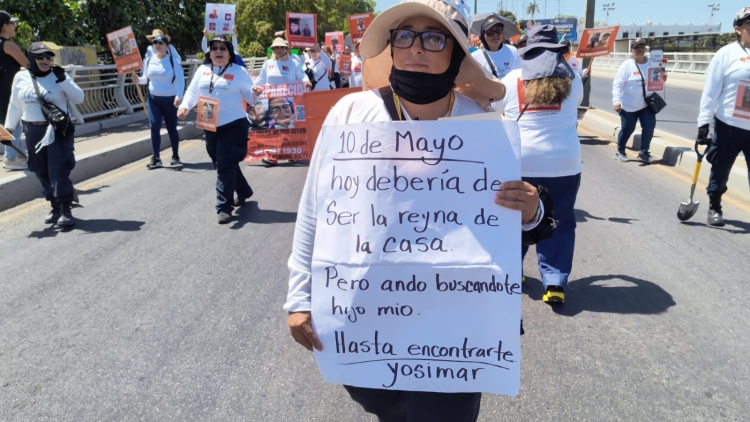 Con lágrimas y llanto silencioso Madres marchan en su día por sus hijos desaparecidos en Culiacán