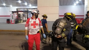 Bomba de gas lacrimógeno causa alerta de rescatistas de la Cruz Roja y de Protección Civil