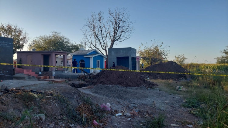 Localizan el cuerpo de un hombre que fue asesinado con piedras en el Panteón de la sindicatura de Villa Ángel Flores