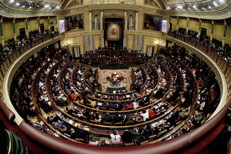 Espa&ntilde;a avala la eutanasia; ampl&iacute;an derechos