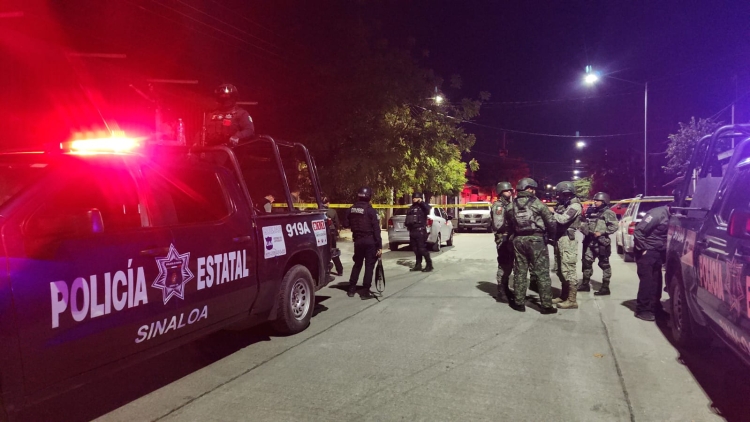 Aseguran automóvil baleado tras balacera, en la colonia Guadalupe Victoria, de Culiacán