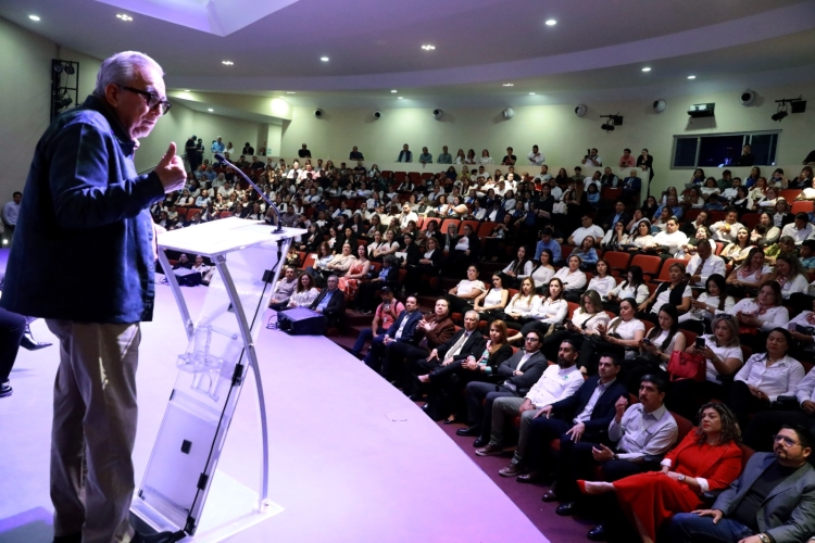 Creación de Maestría en Enseñanza de la Ciencia, para docentes, propone el gobernador Rocha