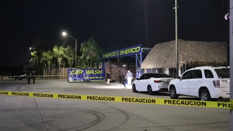 Un hombre fue asesinado a balazos a la entrada de un autolavado frente al cine de la Isla Musala