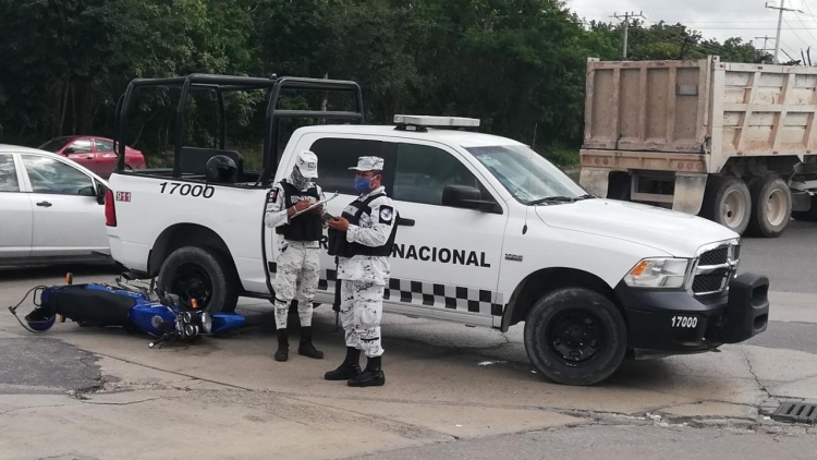 Motociclista choca contra patrulla de la Guardia Nacional y muere, en Mazatlán