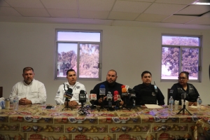 Polic&iacute;as &iquest;con capucha o sin capucha?, en el an&aacute;lisis: Leyva L&oacute;pez