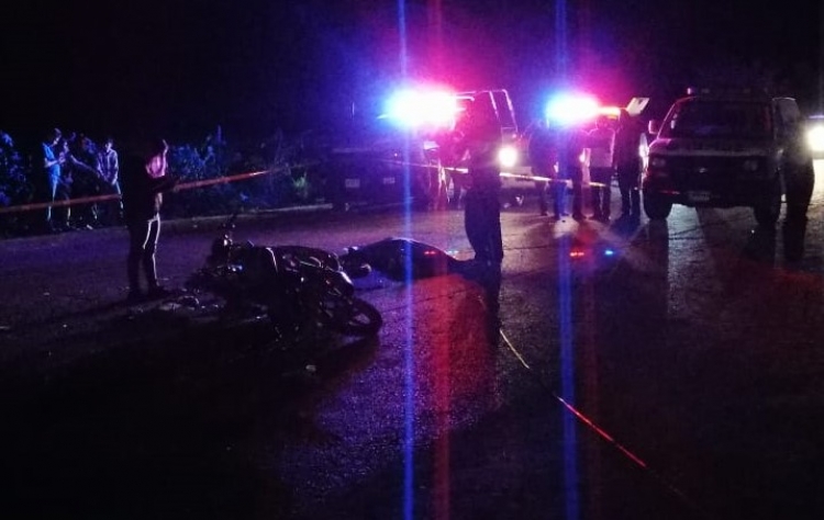 Un muerto y dos heridos deja choque de dos motos en el dorado